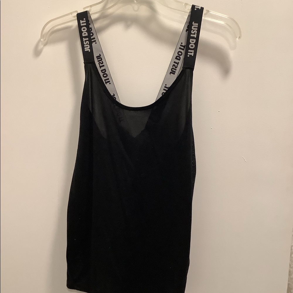 Nike top